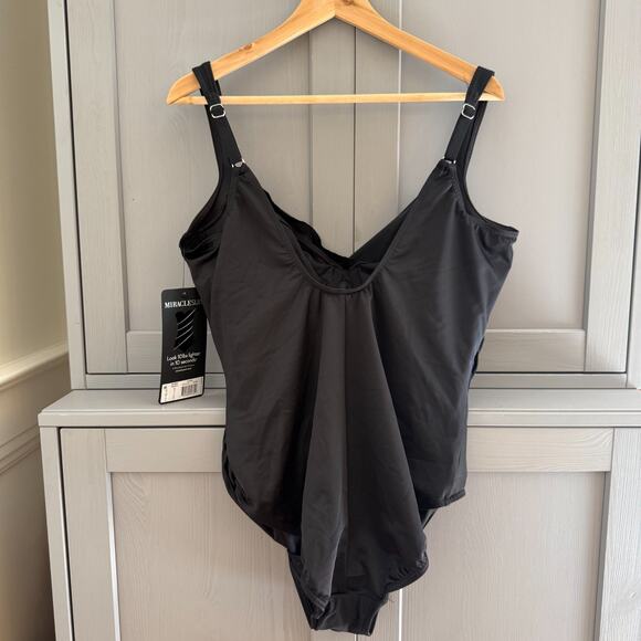 Miraclesuit Black Plus Size Sanibel Underwire One-Piece Swimsuit ~ US 18W - Picture 4 of 16